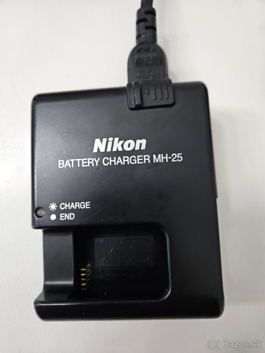 Nikon 1 V1 + J1 + oba objektívy - 12