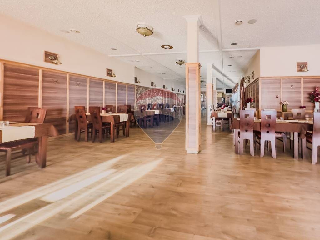 BUDOVA V CENTRE MESTA LUČENEC - 12