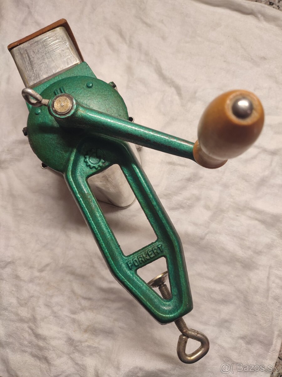 Prdám mlynček na mäso a na orechy - 12