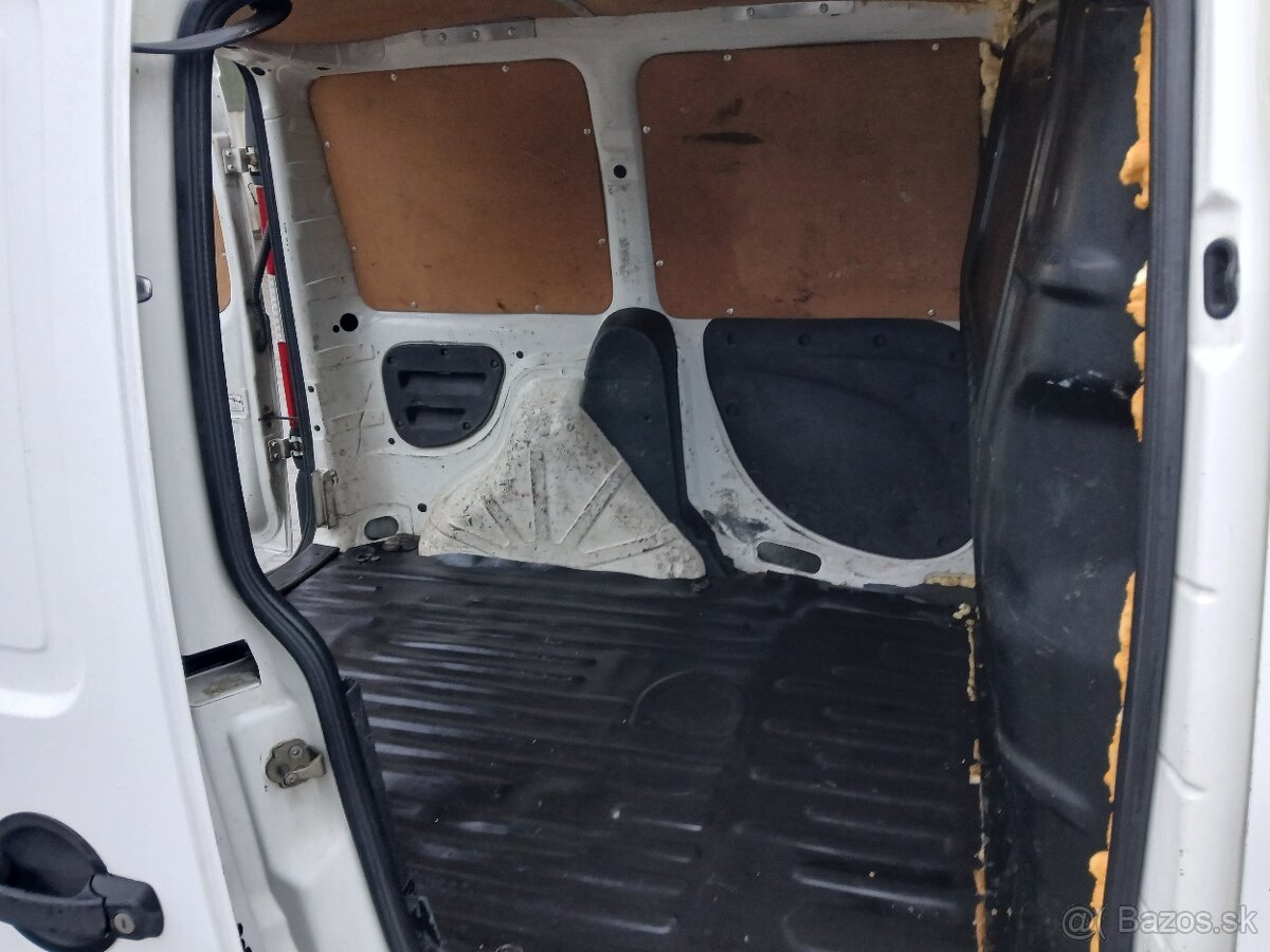 Fiat Doblo 1.9jtd cargo 77kw model 2009 - 12