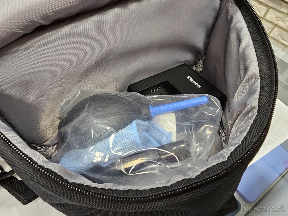 Canon EOS 2000D - 12