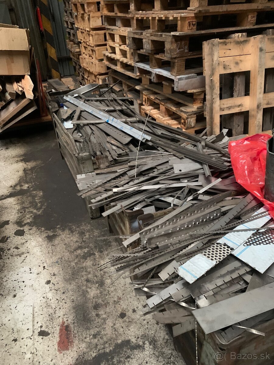 skrine ponk noznice pasovina nerez srouby klince - 12