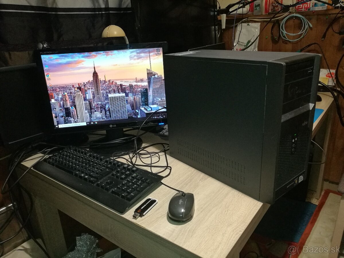 Komplet PC zostava. Fujitsu. 2 x Disk. - 12