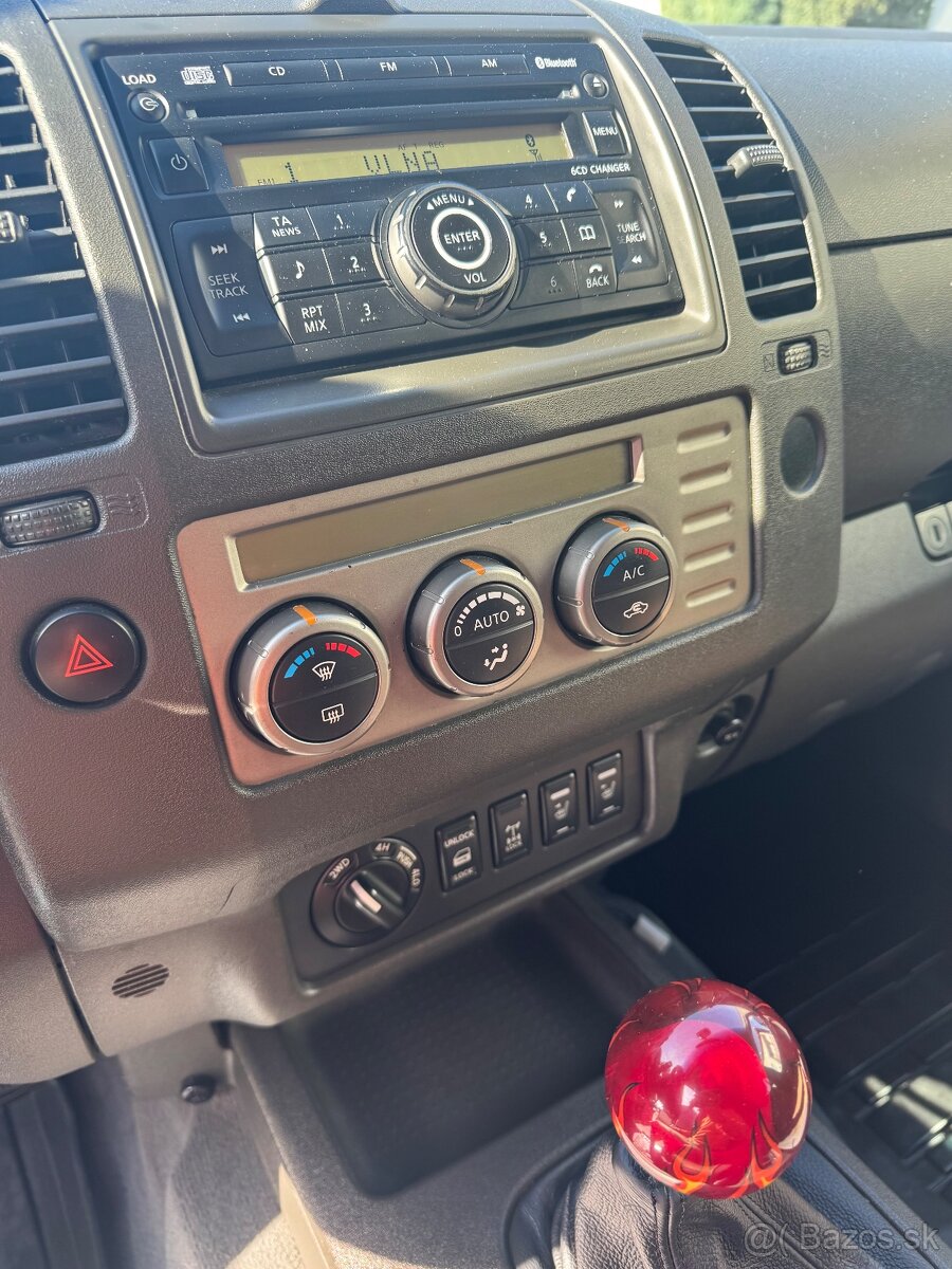 Nissan navara D40 - 12