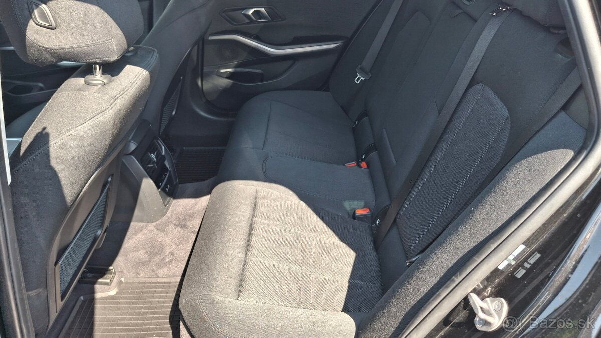 BMW Rad 3 Touring 318d mHEV A/T - 12