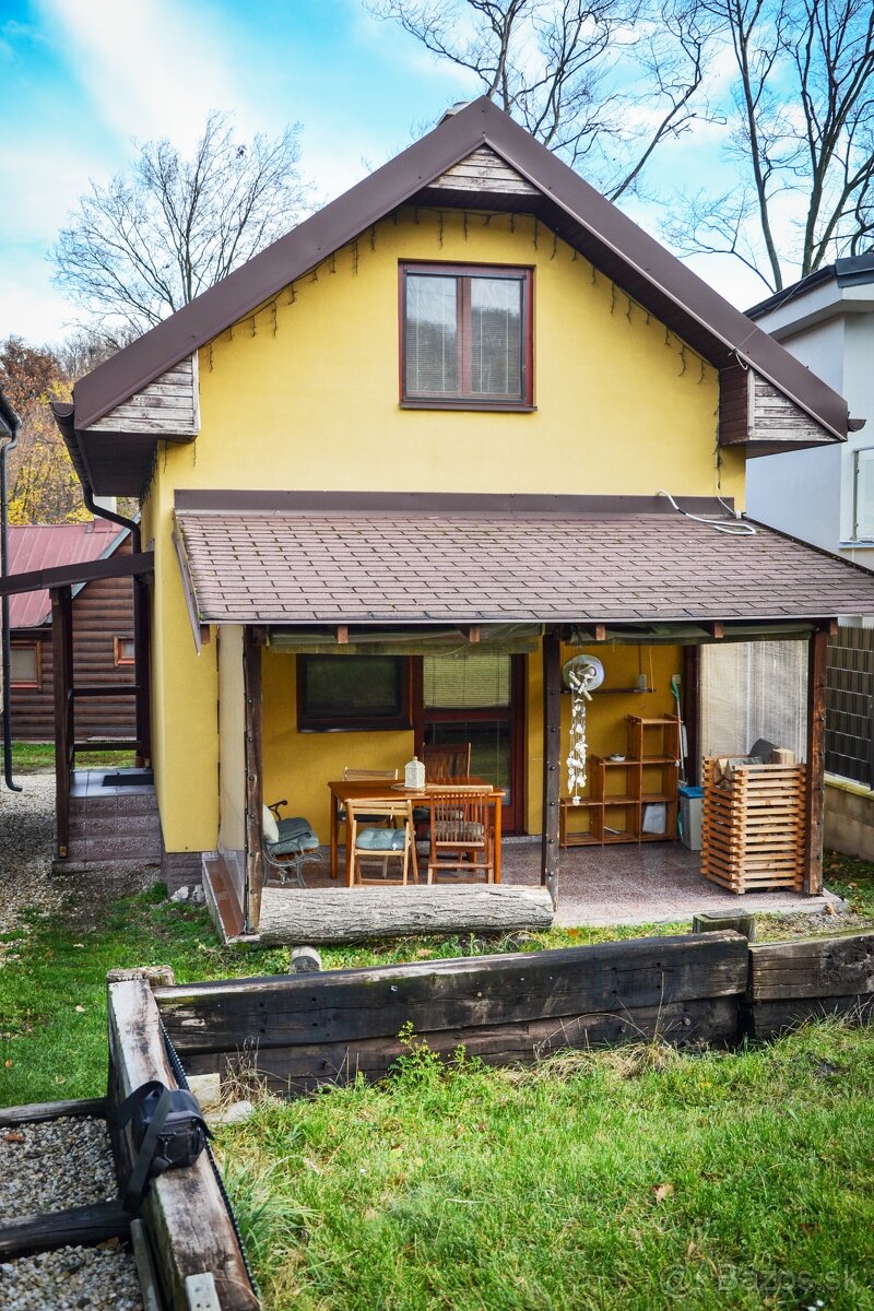 Chata + stavebné pozemky pri Vinianskom jazere, obec Vinné. - 12