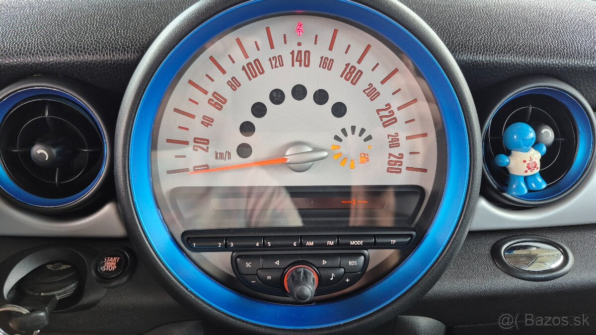 Mini Cooper 1.6 i 90kw M6 mozna vymena - 12