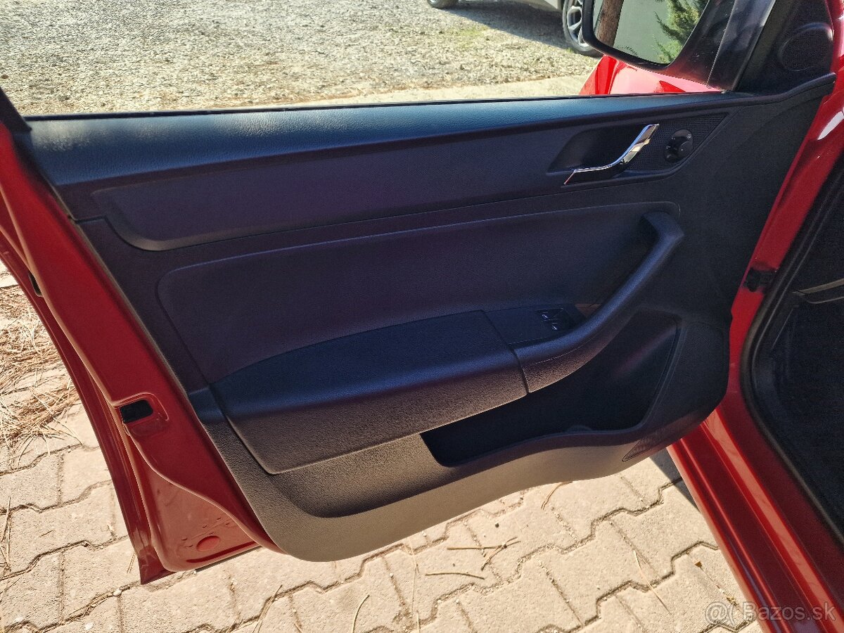 Škoda Rapid Spaceback 1.2 TSi 86k M5 Ambition (benzín) - 12