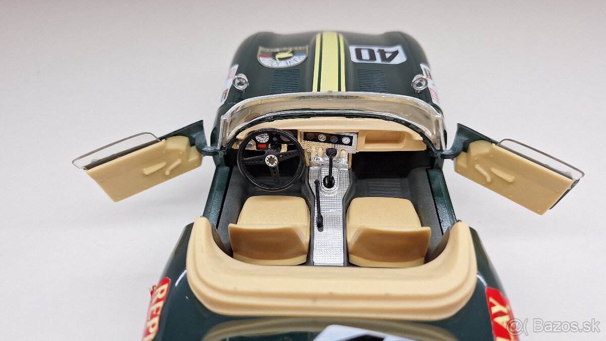 1:18 JAGUAR E CABRIO No. 40 - 12