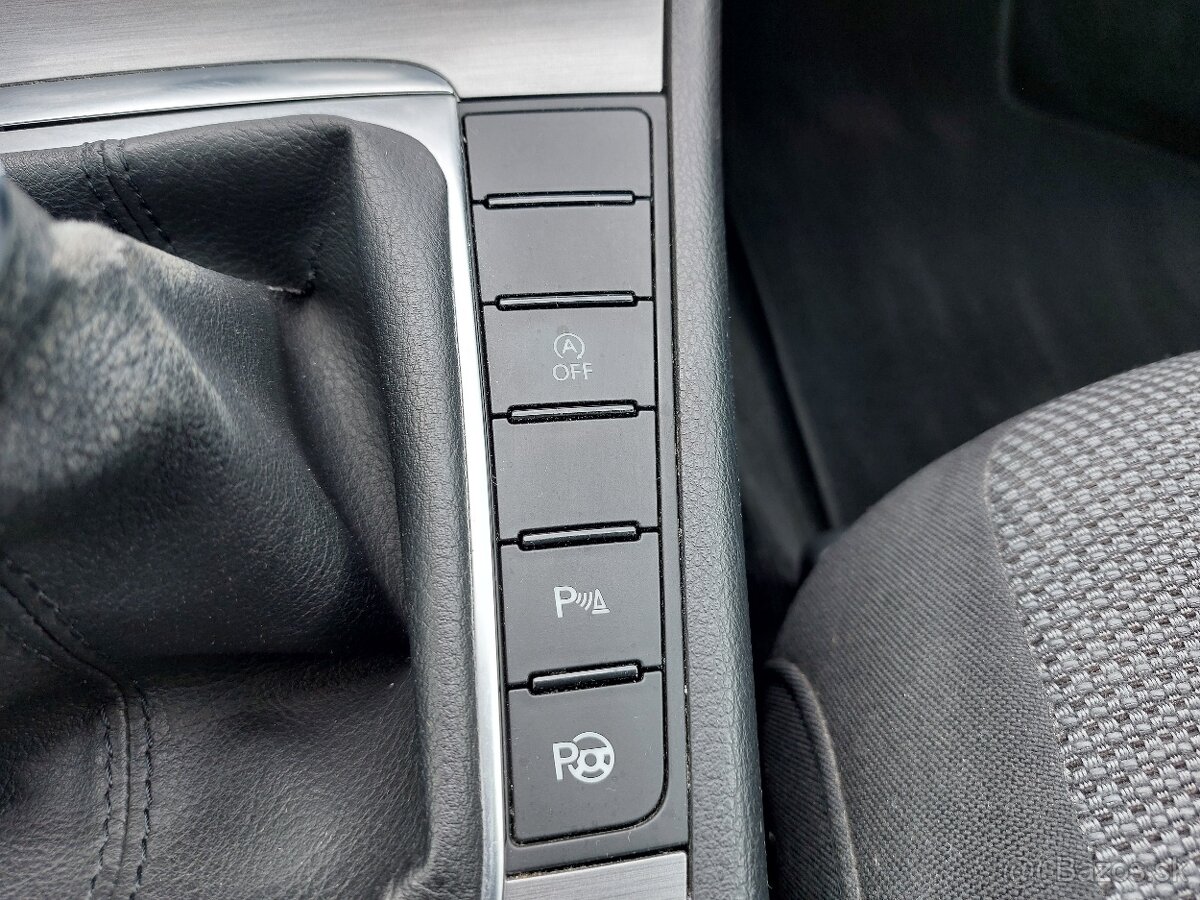 Volkswagen Passat Variant 2.0 TDI BMT Highline 4MOTION - 12