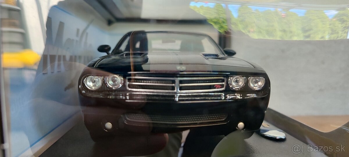 Maisto modely 1/18 - 12