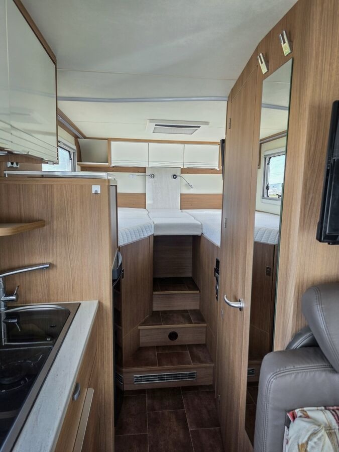 Bürstner Viseo I 690 karavan - 12