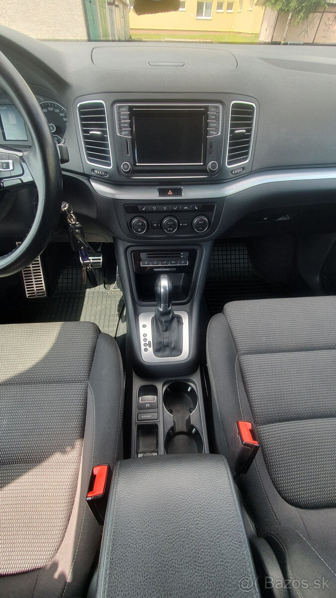 Predám VW Sharan 2.0TDI, 110kW, DSG, facelift 2016 model - 12