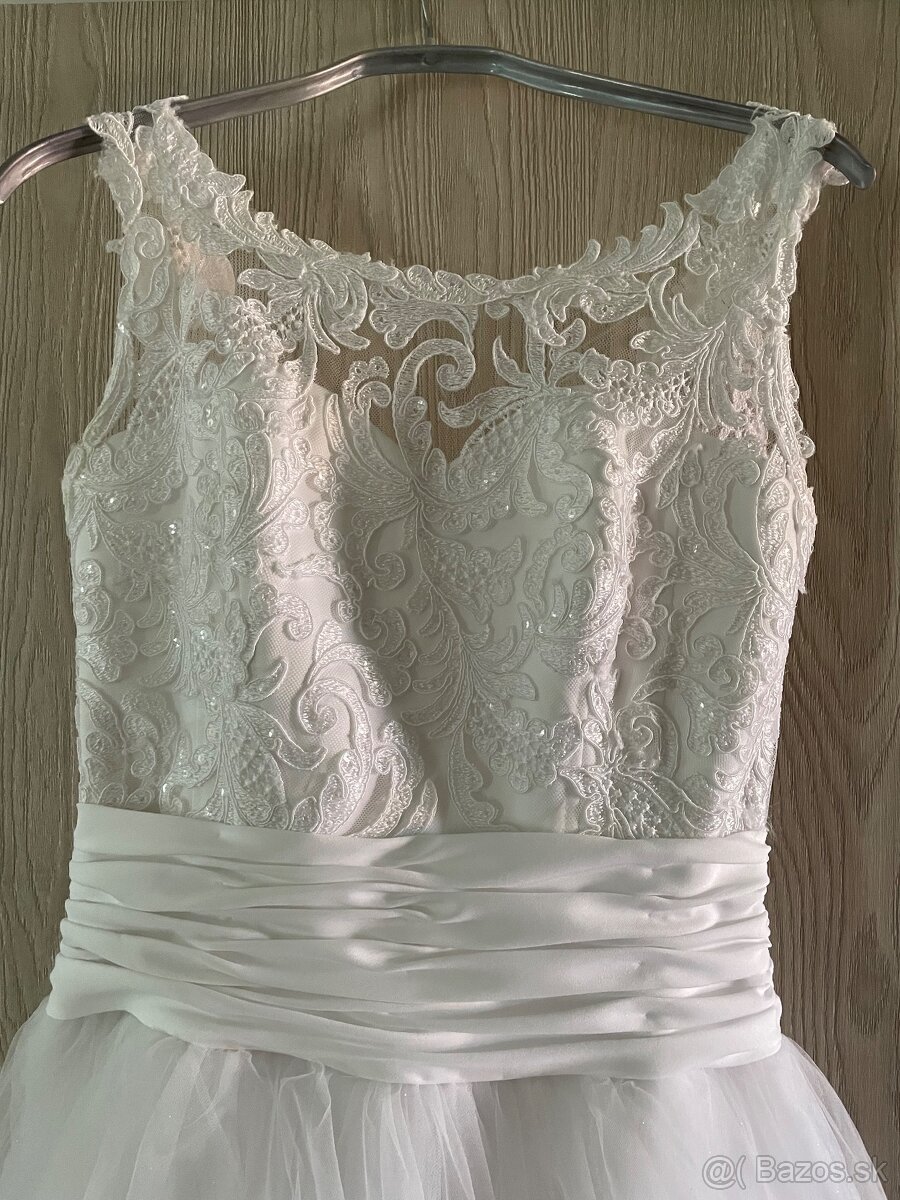 Svadobné šaty navrhnuté a ušité na mieru - 12