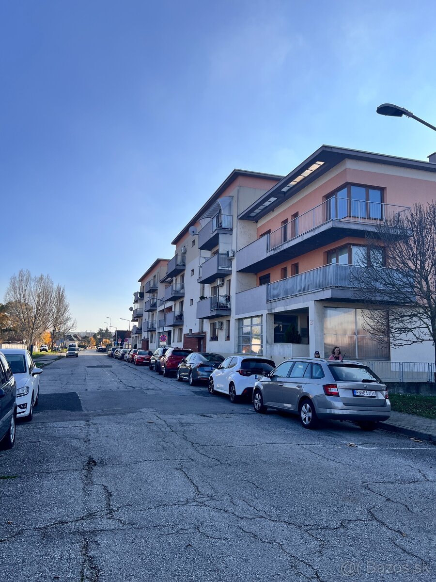 Slnečný trojizbový byt v Piešťanoch - 12