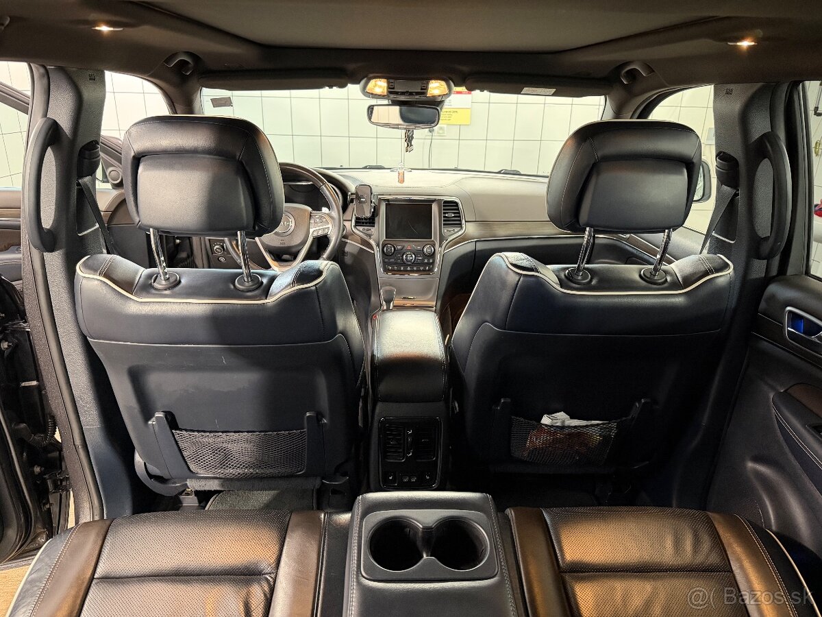 Jeep Grand Cherokee Overland - 12