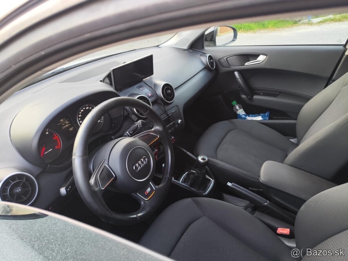 Audi A1 Sportback Sline 1.6TDI 66KW - 12