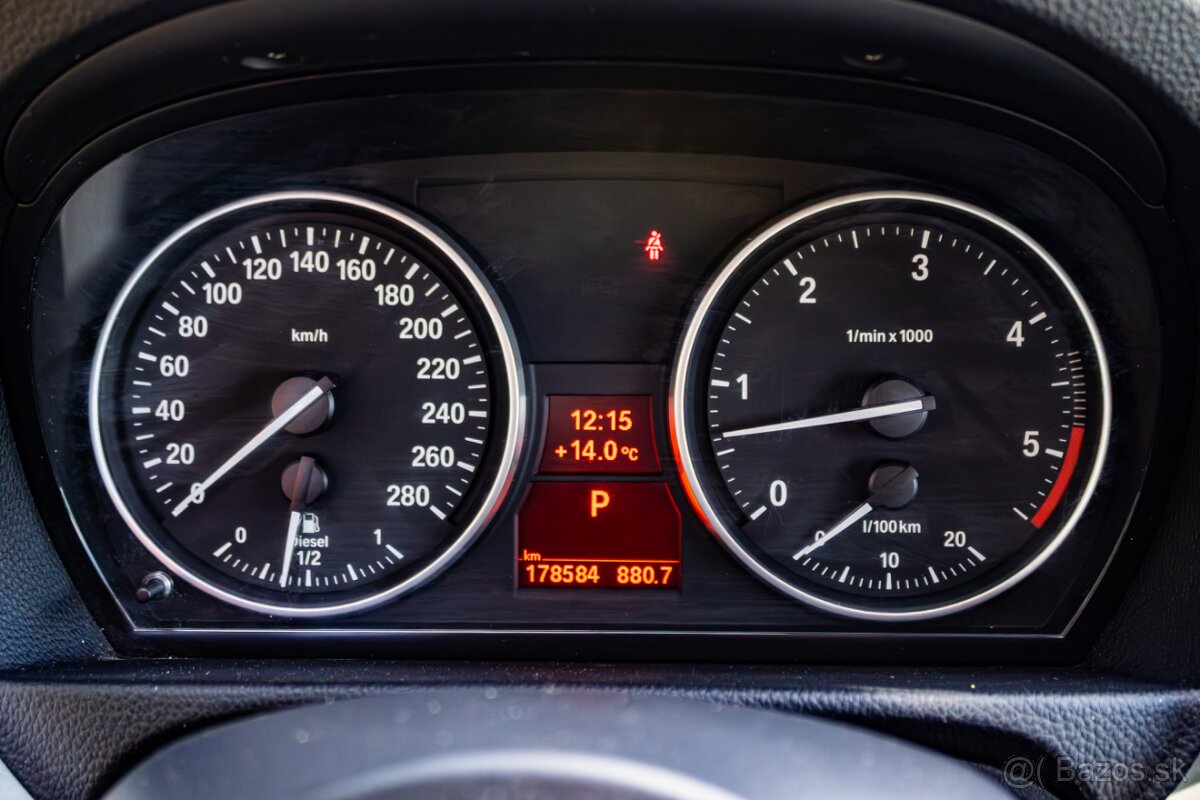 BMW E92 330d Coupe xDrive 3,0 TDI 170kW / SUPER STAV / - 12