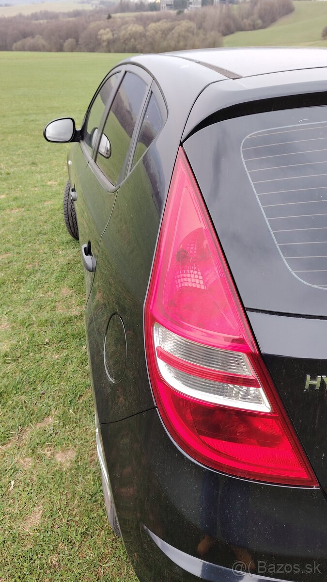 Predám Hyundai i30 1.4 benzín - 12