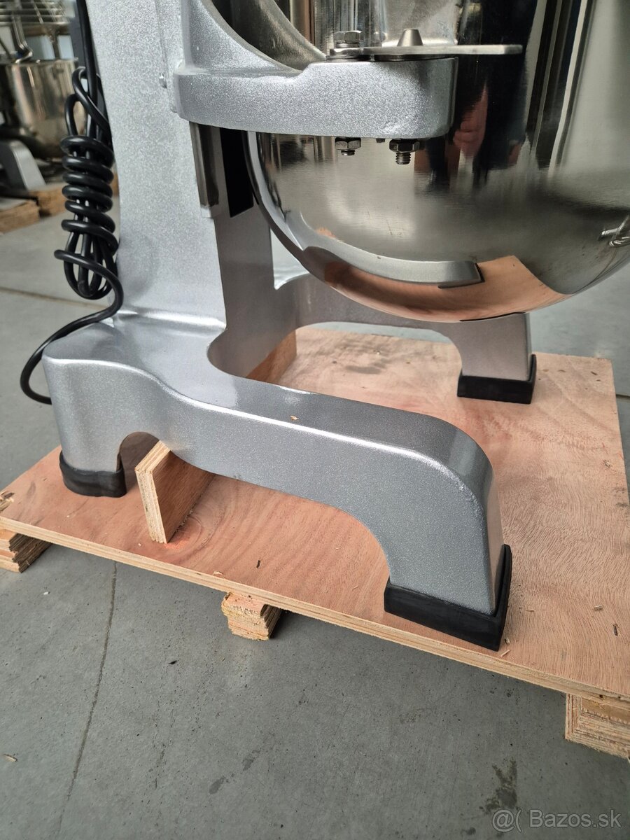 KUCHYŇSKKÝ ROBOT 30 L ŠLAHAČ MIESIČ CESTA - 12