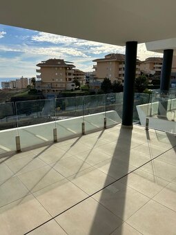 Luxusný apartmán s výhľadom na more v srdci Andalúzie - 12