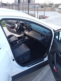 Toyota Corolla Combi 2.0 Hybrid Trek e-CVT - 12