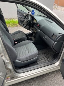 Škoda Octavia 1.6 Benzin 2008 - 12
