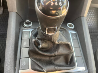 Volkswagen Amarok 4x4, manual, 132 kW - 12