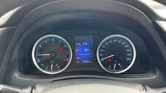 Predám Toyotu Corollu sedan, r.v. 2017, 1. Majiteľ - 12
