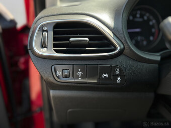 Hyundai i30 1.4i Comfort - 12