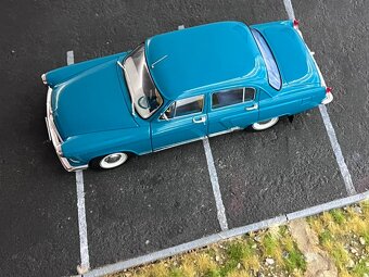 1:18 VOLGA GAZ 21R - Tyrkysová -  IST Models - 12