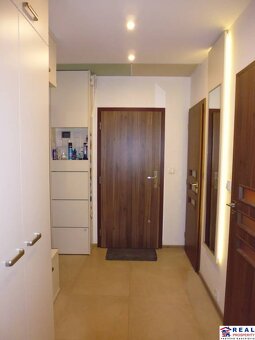 TOP ZREKONŠTRUOVANÝ+ ZARIAD. 5-izb. byt 95 m2+ loggia, vlast - 12