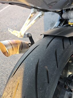 Suzuki gsxr 1000 k7 - 12