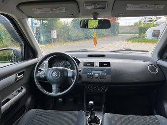 Suzuki Swift 1.3 16V benzín manuál - 12