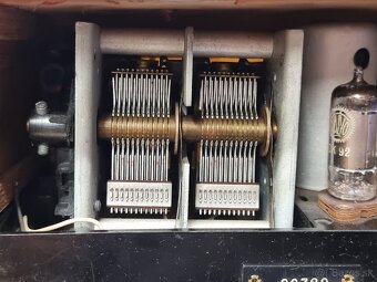 Schaltbild Libelle 4D61 RFT 》KABELKOVÉ STAROŽITNÉ RADIO - 12