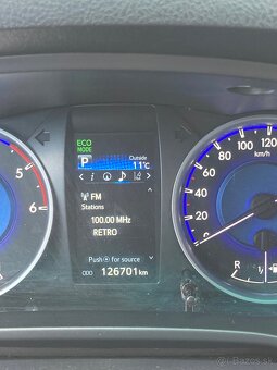 Toyota Hilux 2,4 D - 12