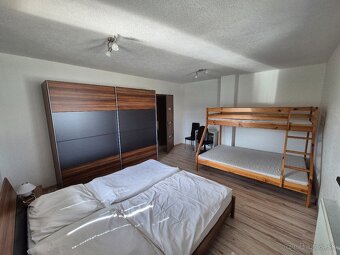 Na predaj apartmánový objekt – 5 bytov, veľký pozemok - 12
