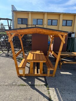 Masívne sedenie kryté, altanok - 12