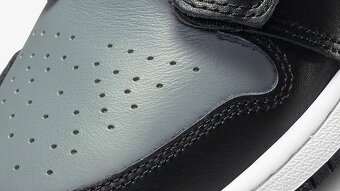 TENISKY NIKE AIR JORDAN 1 Hi FlyEase veľ. EU 44 + darček - 12