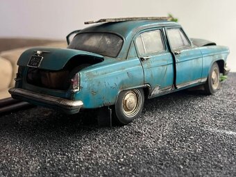 1:18 VOLGA GAZ 21R - Tyrkysová -  IST Models (vrak) - 12