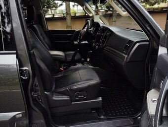 MITSUBISHI PAJERO WAGON 3.2DI-D DIAMOND EDITION - 12