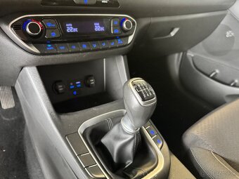 Hyundai i30 Combi 1.6 CRDI 2020/117 tisíc km - 12