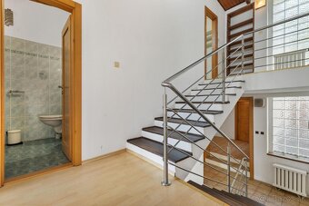 5 IZB.RODINNÝ DOM S ÚŽASNÝM VÝHĽADOM, GARÁŽ,TICHÉ PROSTREDIE - 12