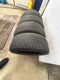 215/55R17 Good year celoročné - 12