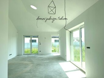 PREDAJ, skolaudovaný 4-izbový rodinný dom, Lehnice - Sása, l - 12