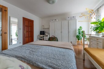 ZNÍŽENÁ CENA - SKVELÁ LOKALITA  TEHLOVÝ RODINNÝ DOM  APART - 12