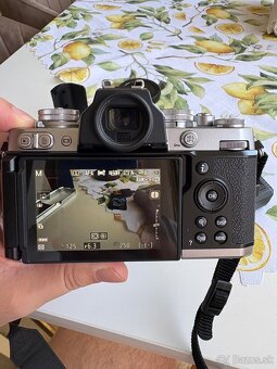 Nikon ZFC - 12