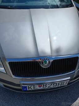 PREDÁM ŠKODA OCTAVIA COMBI1,6 BENZIN r11/2011 KÚP. NA SLOV . - 12