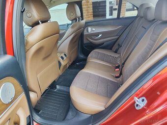 Mercedes-Benz E trieda Sedan 220 d 4MATIC A/T - 12