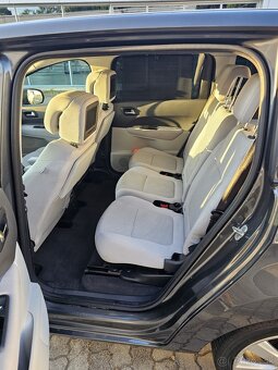 Peugeot 5008 - 12